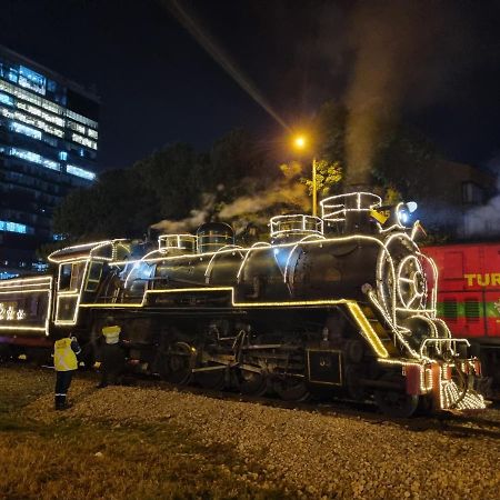 Acogedor Hostal Usaquen La Parada Del Tren Богота Экстерьер фото